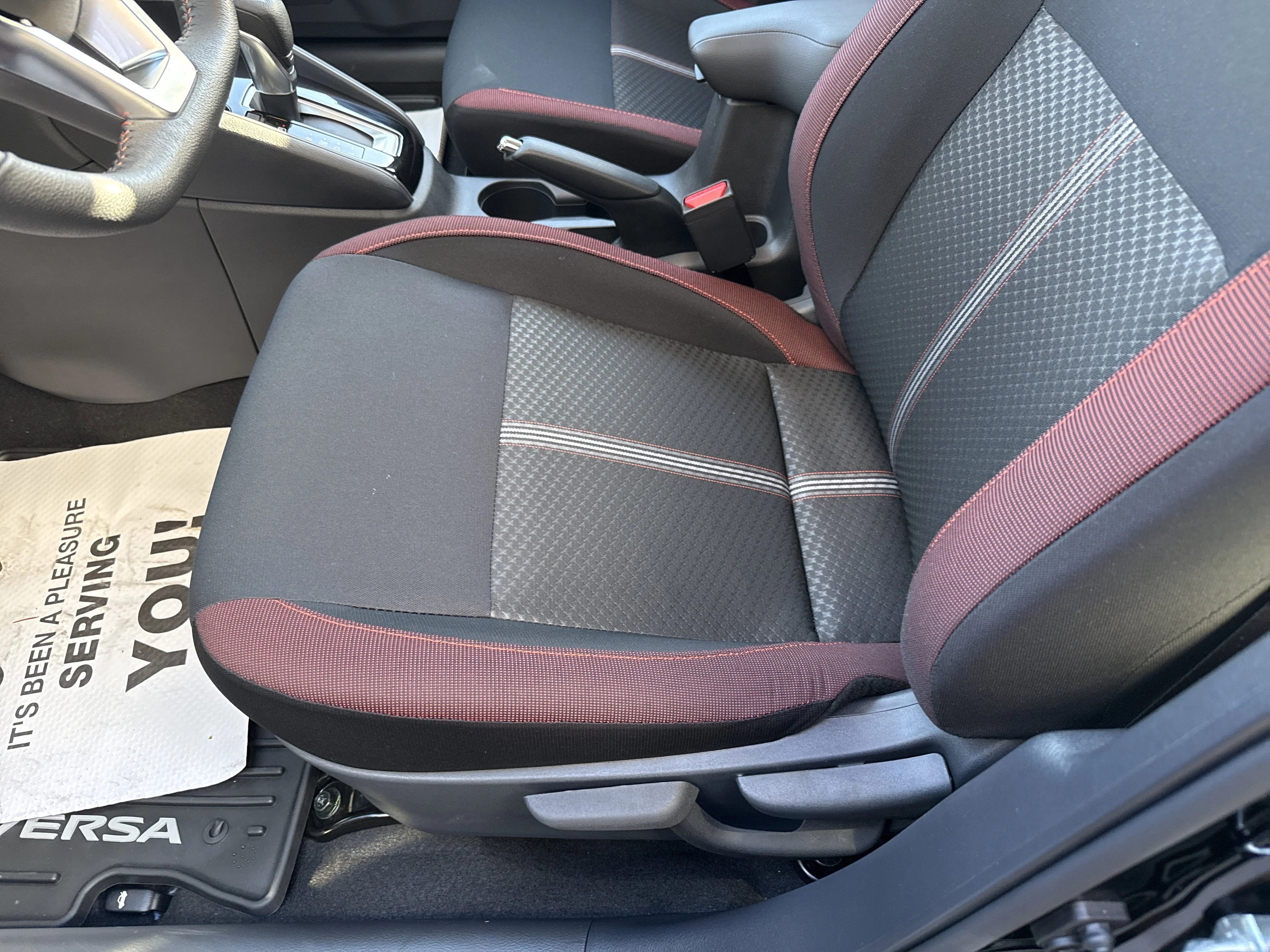 2025 Nissan Versa Sedan SR - Photo 13