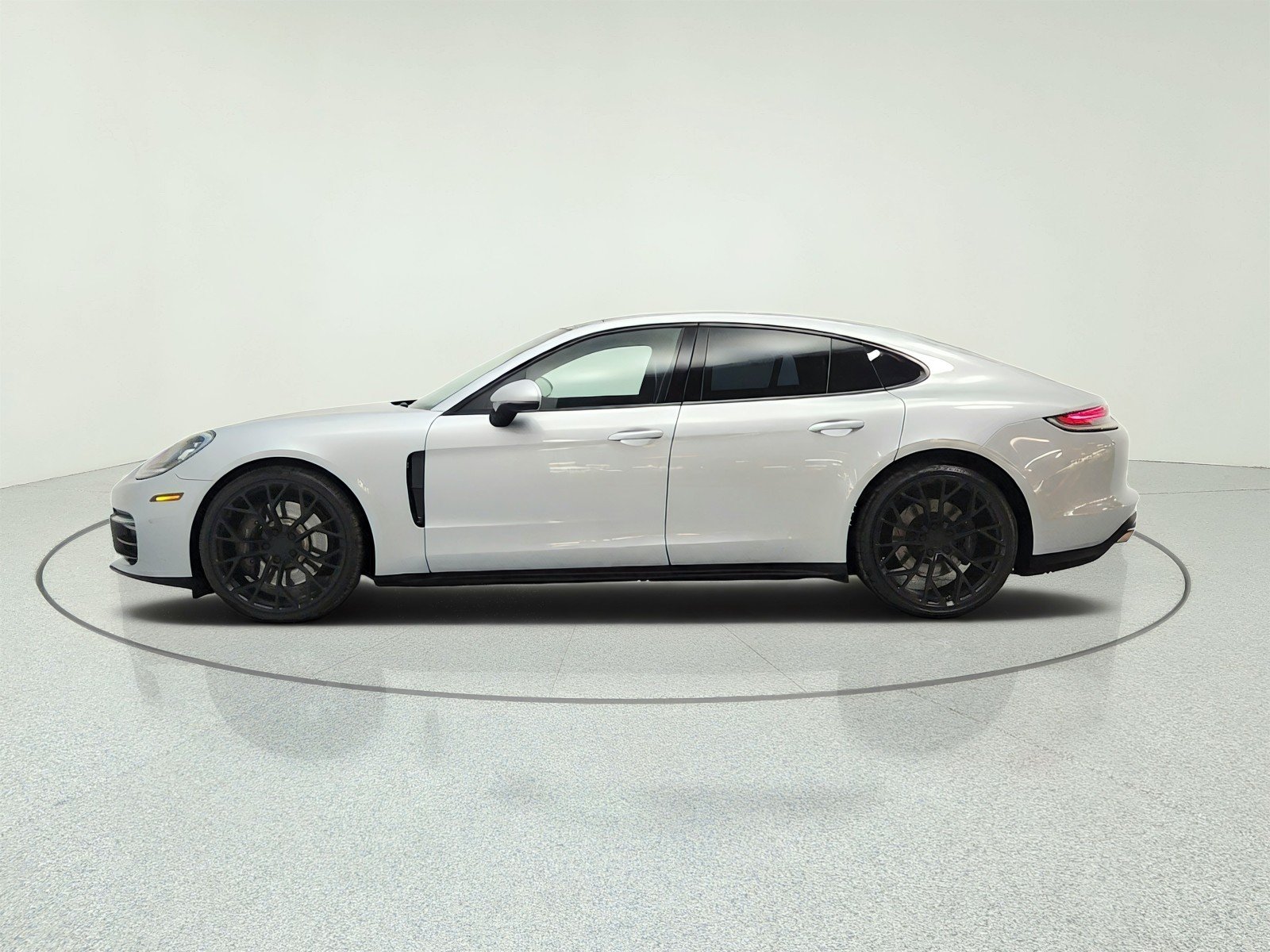 Used 2021 Dolomite Silver Metallic Porsche  image 8