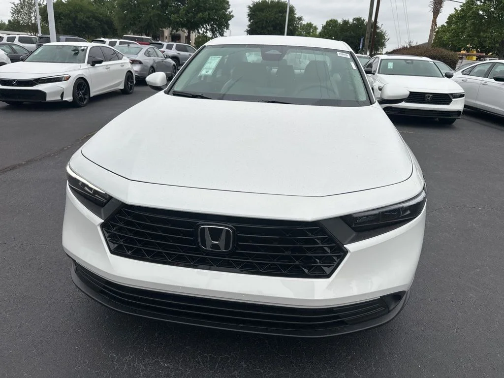 New 2026 Platinum White Pearl Honda LX image 8