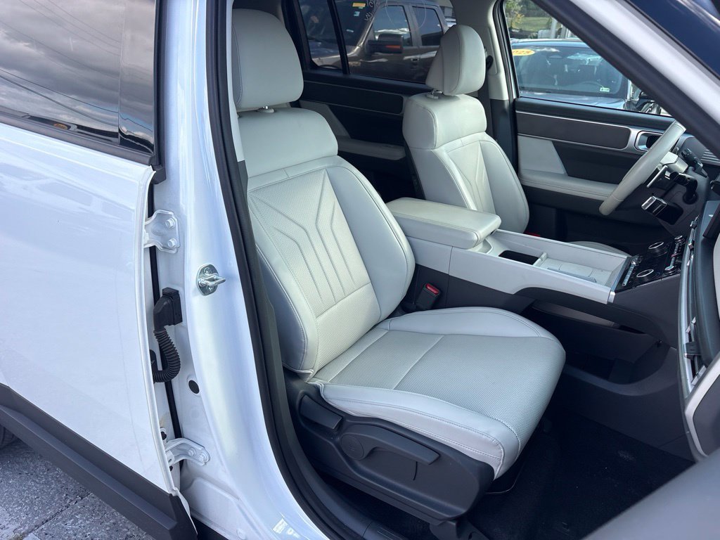 Used 2026 White Hyundai SEL image 21
