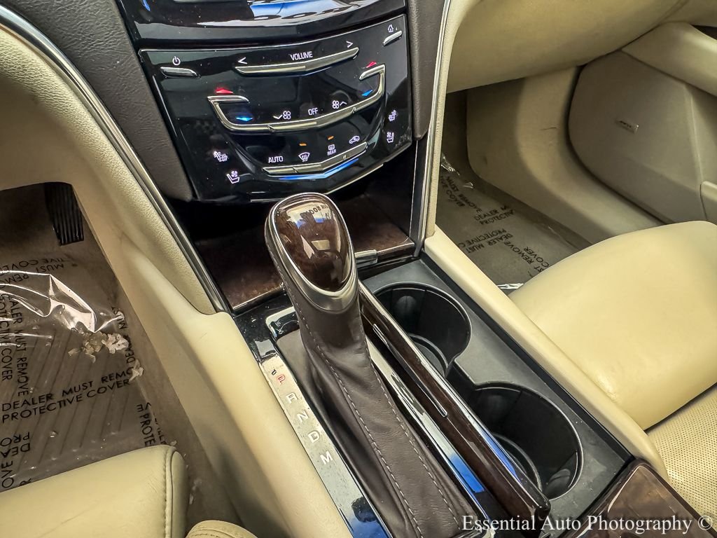 Used 2013 White Diamond Clearcoat Cadillac Premium image 21