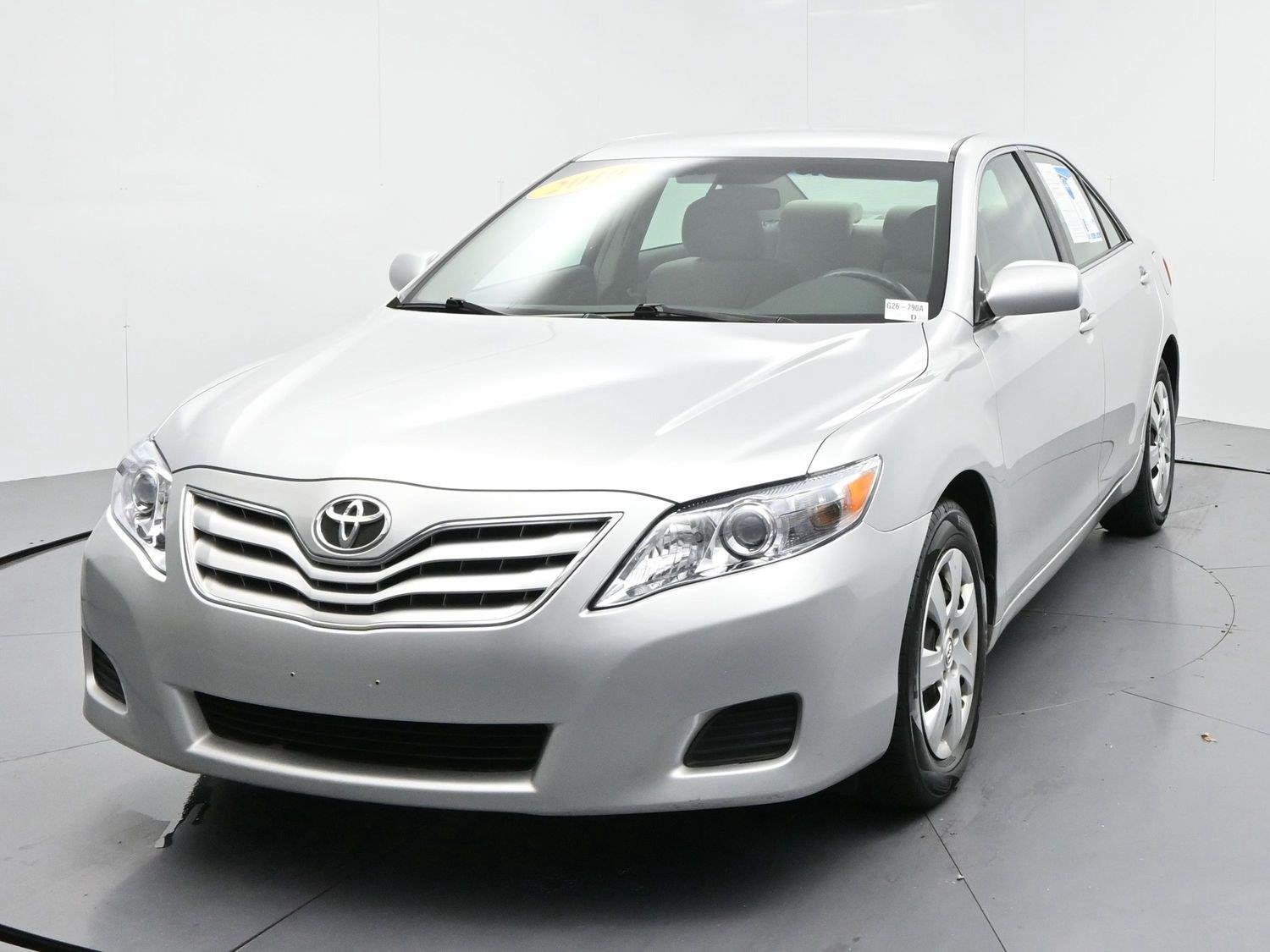 Used 2010 Classic Silver Metallic Toyota LE image 3