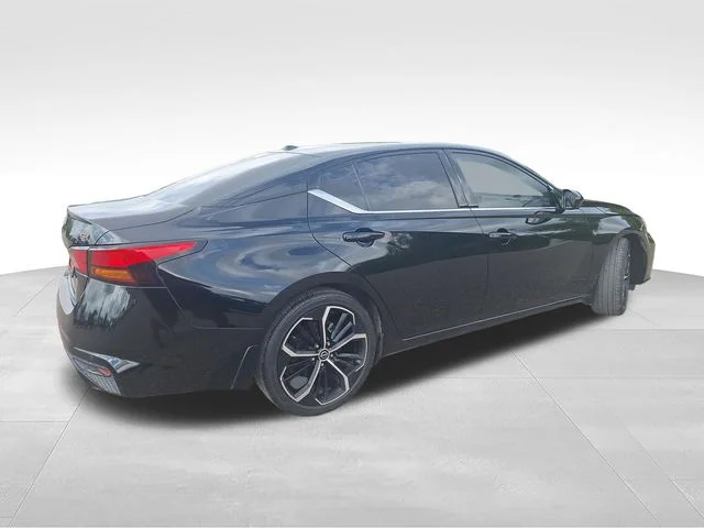 Used 2024 Black Nissan 2.5 SR image 8