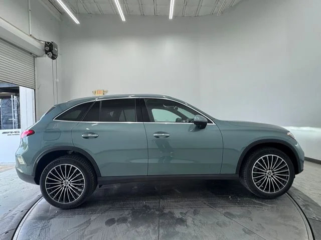 New 2027 Silver Mercedes-Benz GLC 300 image 13