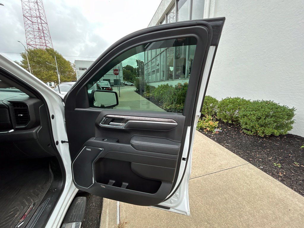 Used 2023 SUMMIT WHITE Chevrolet LTZ image 23