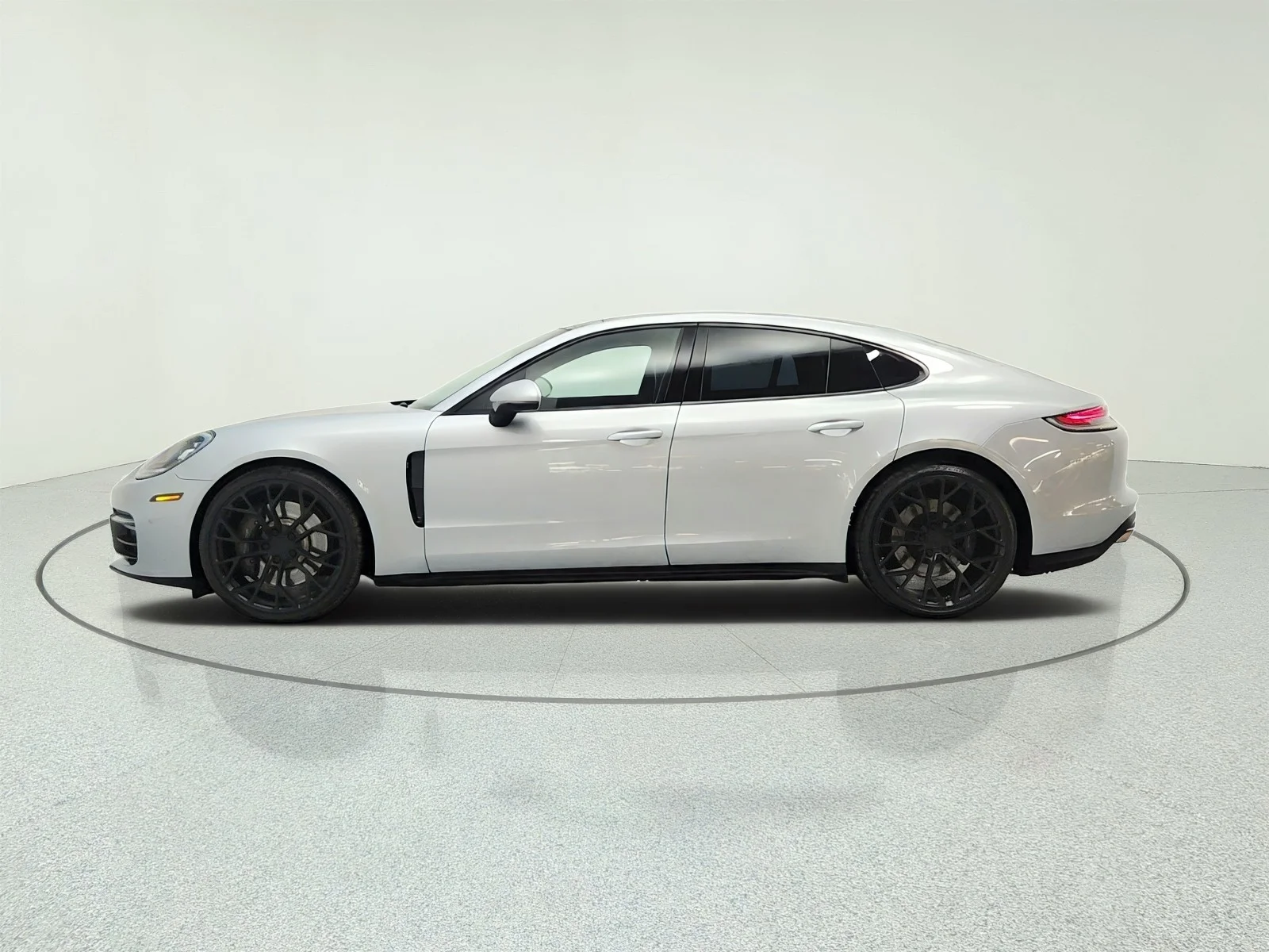 Used 2021 Dolomite Silver Metallic Porsche  image 8