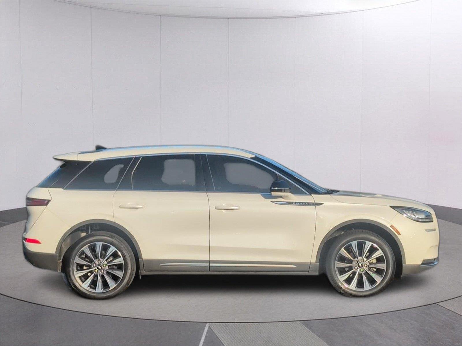 Used 2022 Pristine White Metallic Tri-Coat Lincoln Reserve image 8