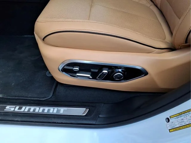 Used 2025 White Jeep Summit image 21