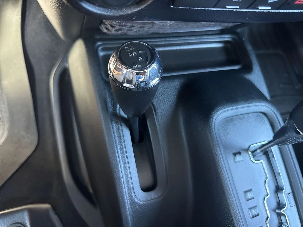 Used 2017 Gray Jeep Unlimited Sahara image 18