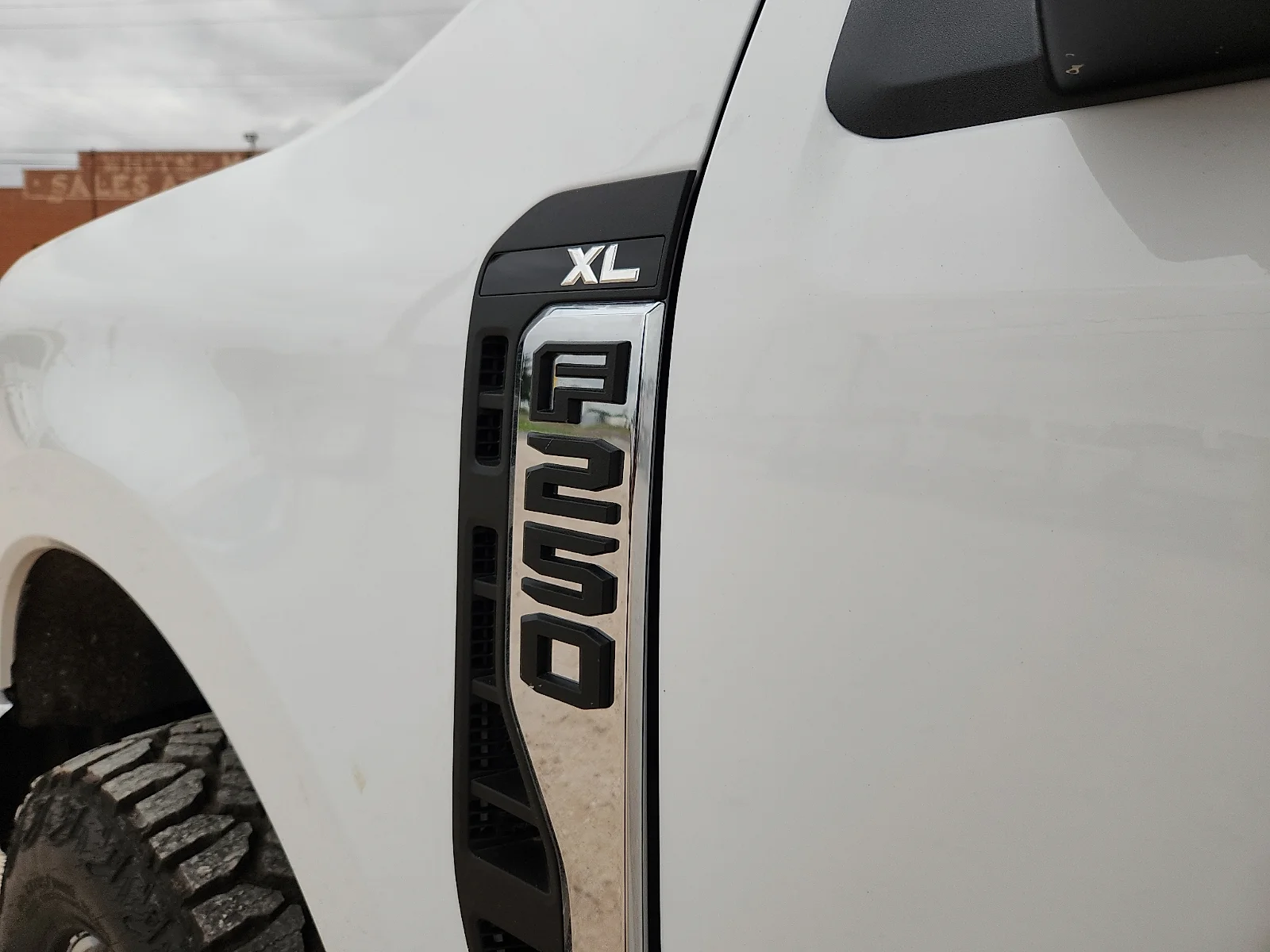 New 2026 Oxford White Ford F-250® XL image 10