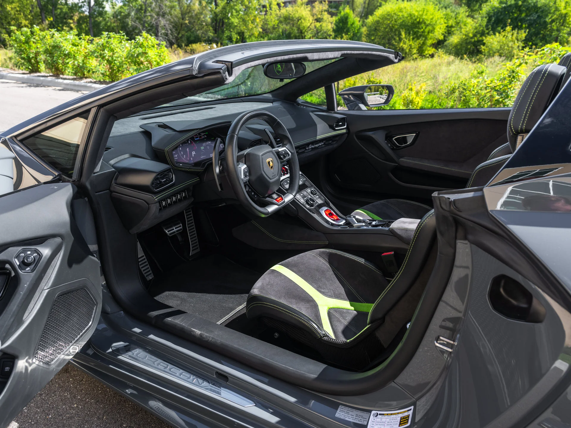 Used 2016  Lamborghini LP610-4S image 18