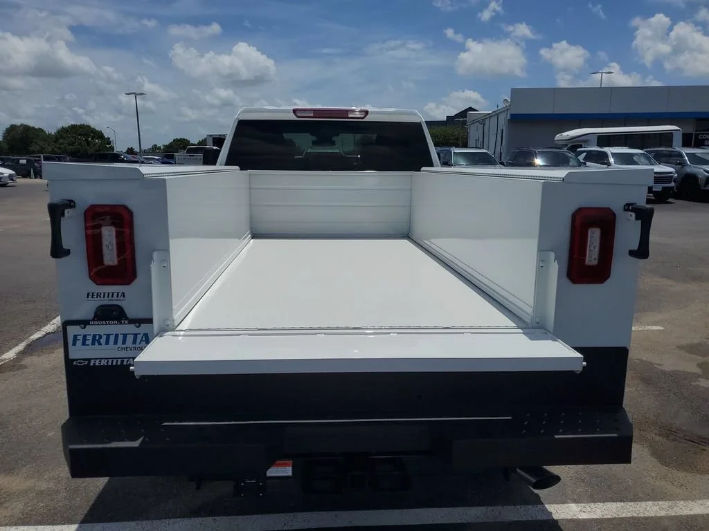 New 2026 Summit White Chevrolet WT image 13