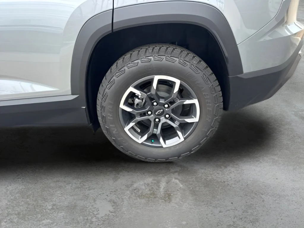 New 2027 Sterling Gray Metallic Chevrolet ACTIV image 30