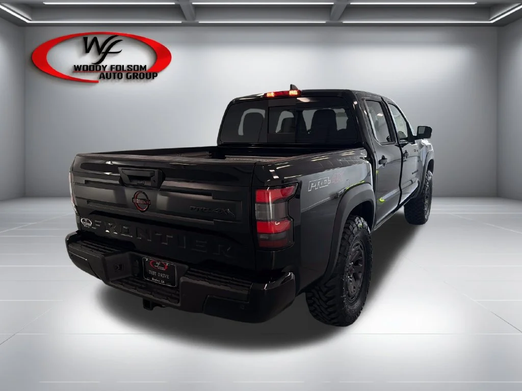 New 2027 Super Black Nissan Crew Cab PRO-4X® image 7