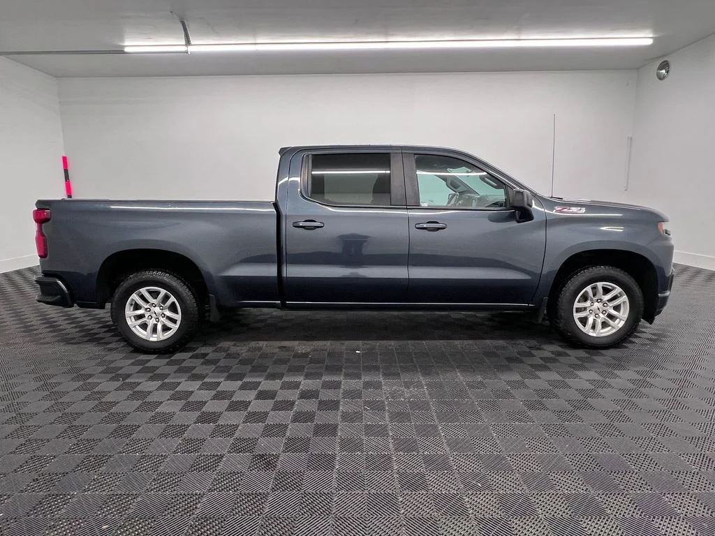 Used 2019 Shadow Gray Metallic Chevrolet RST image 7