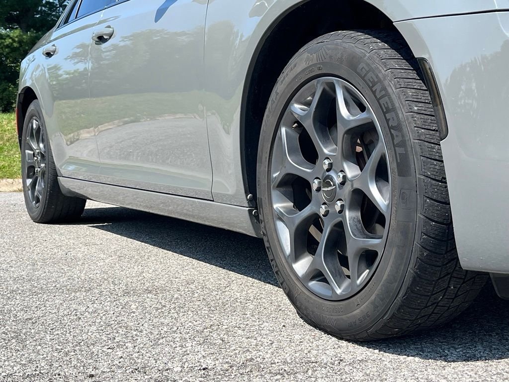 Used 2019 White Chrysler S image 9
