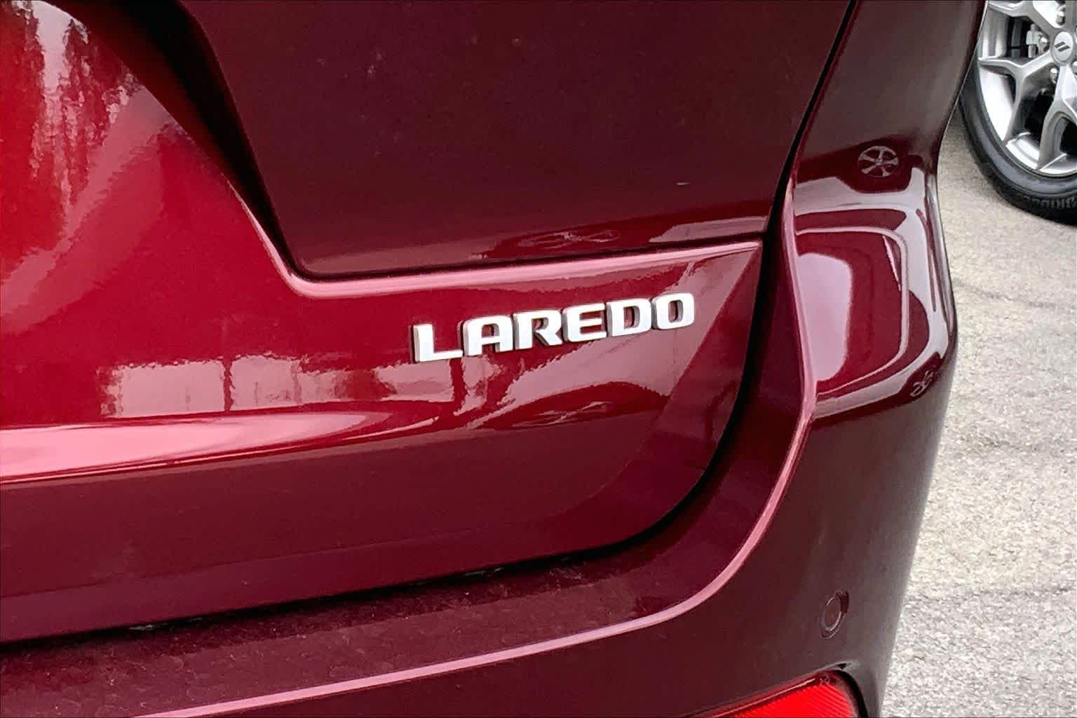 New 2026 Velvet Red Pearl-Coat Exterior Paint Jeep Laredo X image 14