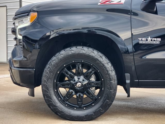 Used 2023 BLACK Chevrolet RST image 8