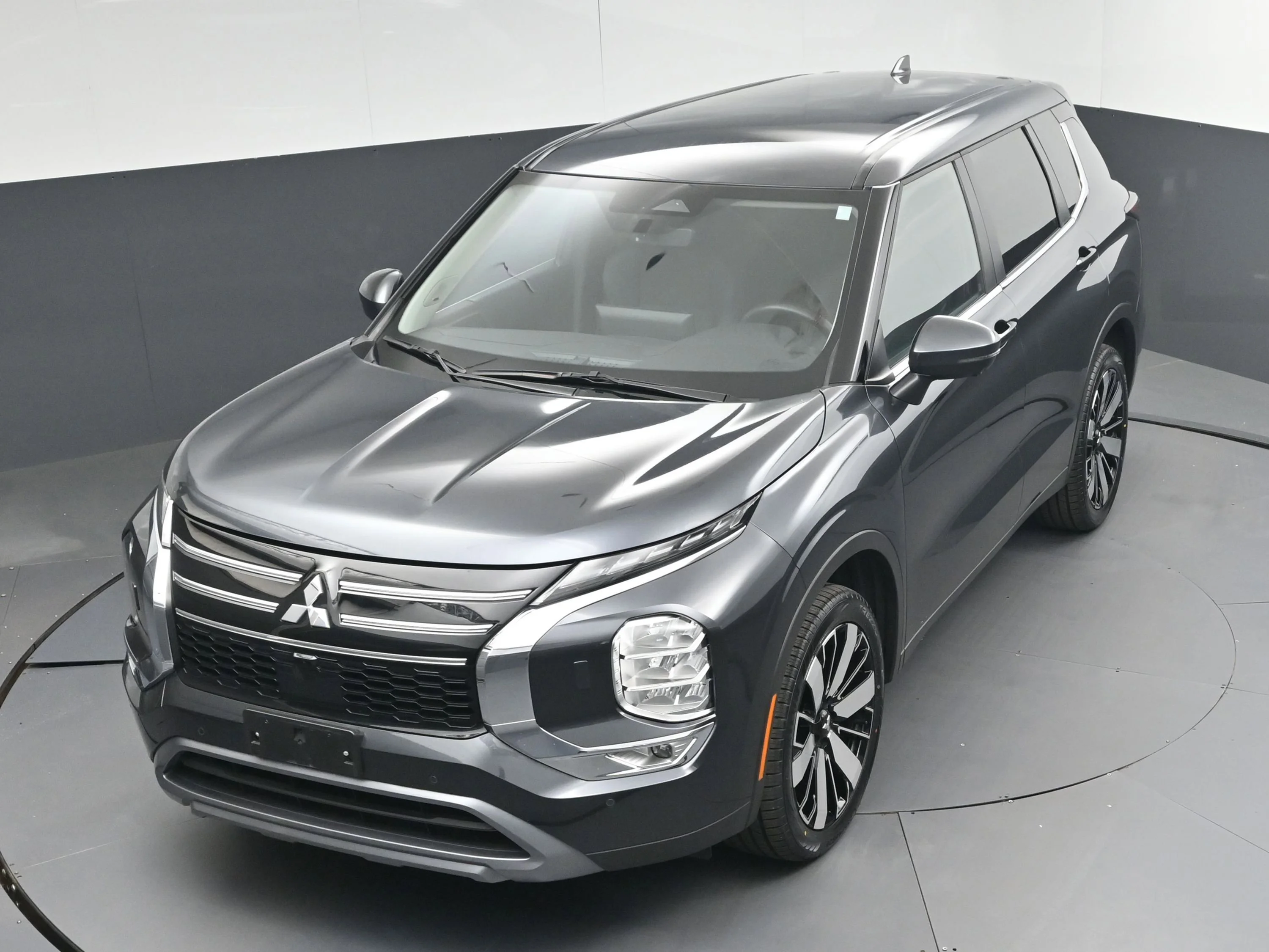 Used 2025  Mitsubishi  image 33