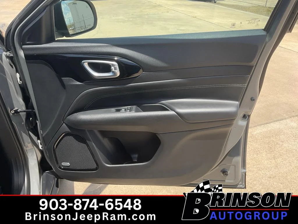 Used 2023 Grey Jeep Altitude image 22