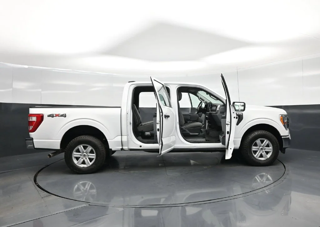 Used 2021 White Ford XL image 4