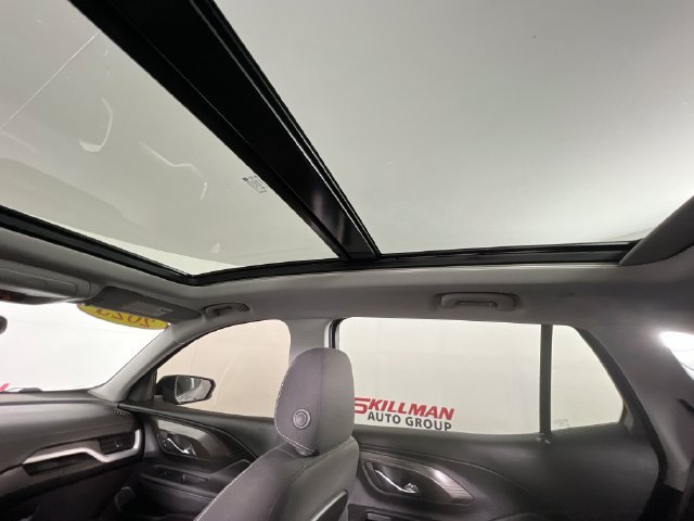 2023 GMC Terrain SLE - Photo 25