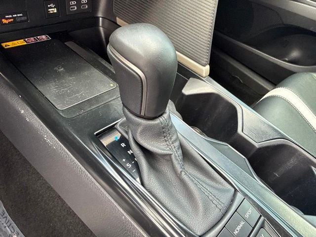 2025 Toyota Camry SE - Photo 6