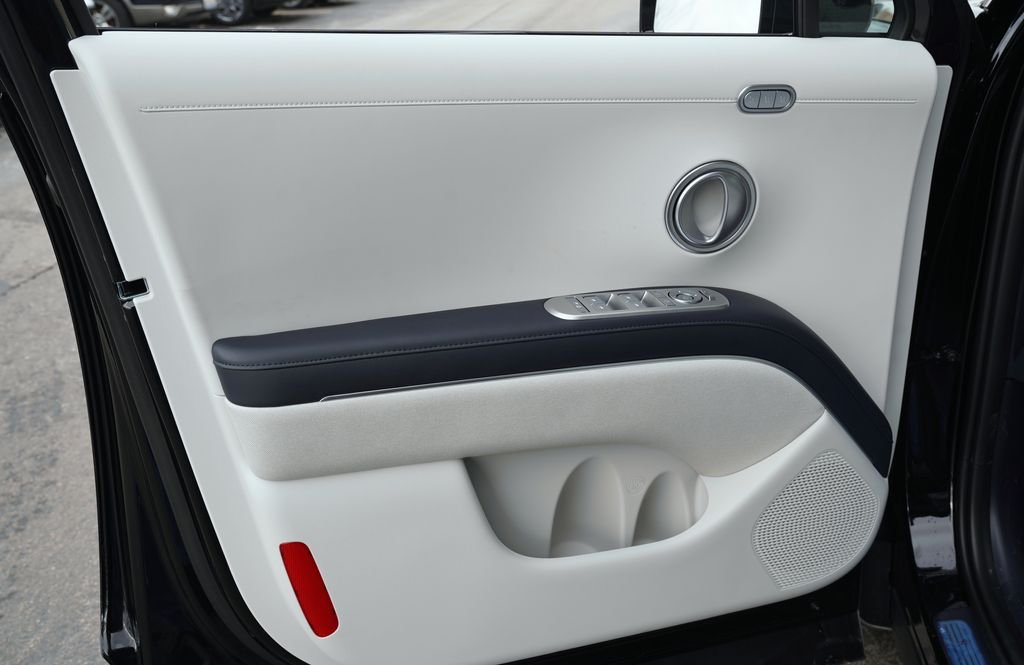 New 2026 Abyss Black Pearl Hyundai Calligraphy image 44