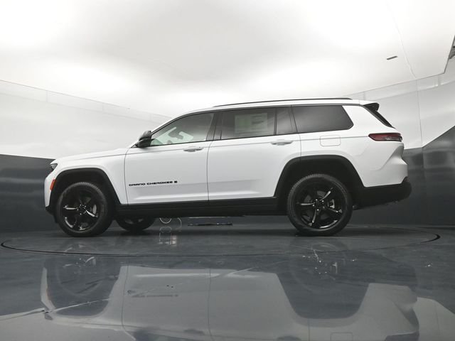 New 2026 Bright White Clear-Coat Exterior Paint Jeep Limited image 21