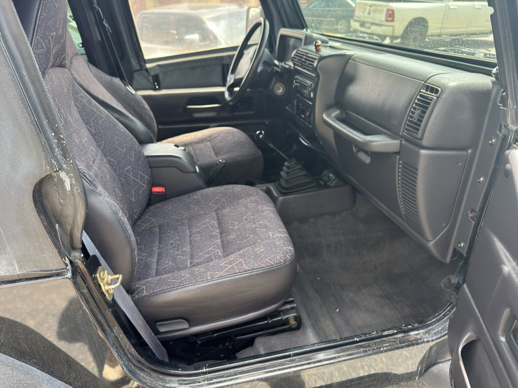 Used 2001 Black Jeep SE image 10