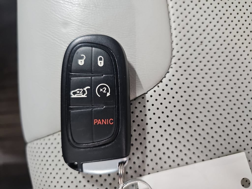 Used 2020 White Jeep Limited 4x4 image 41