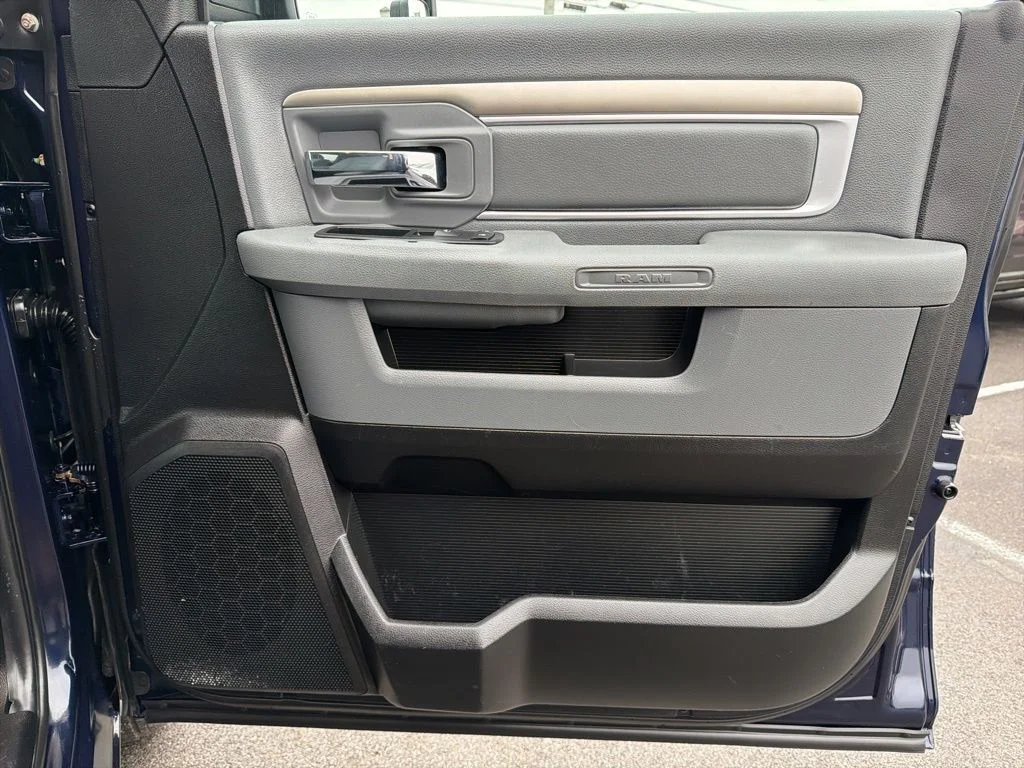 Used 2013 Blue Ram SLT image 22