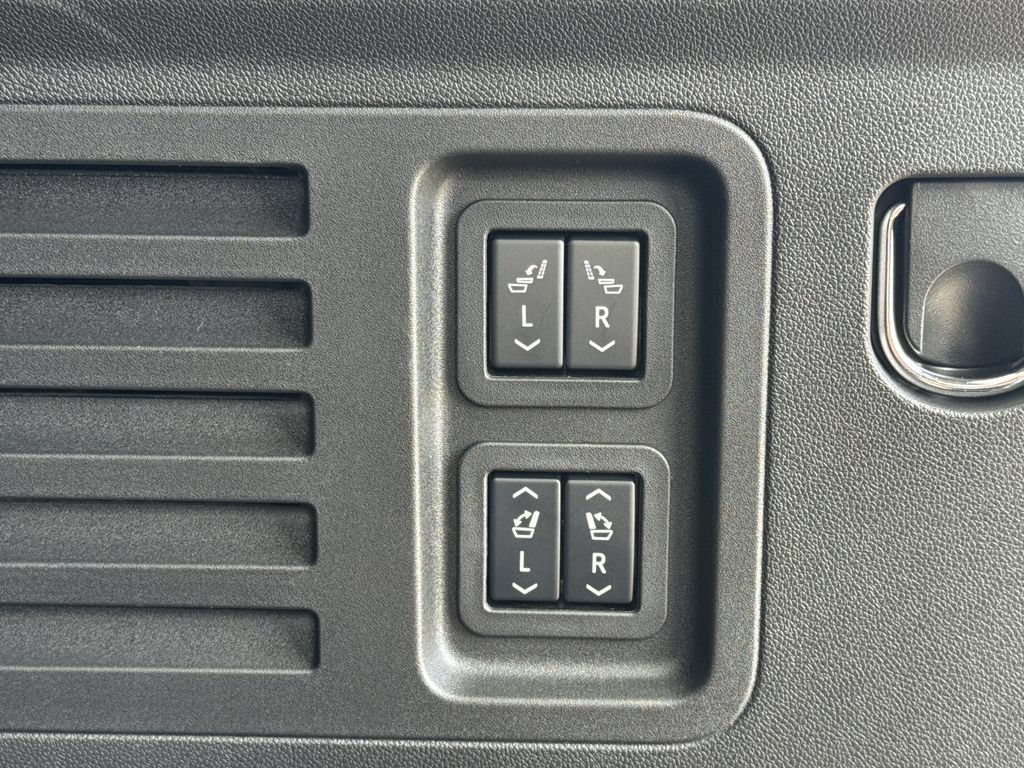 2025 GMC Acadia Denali - Photo 40