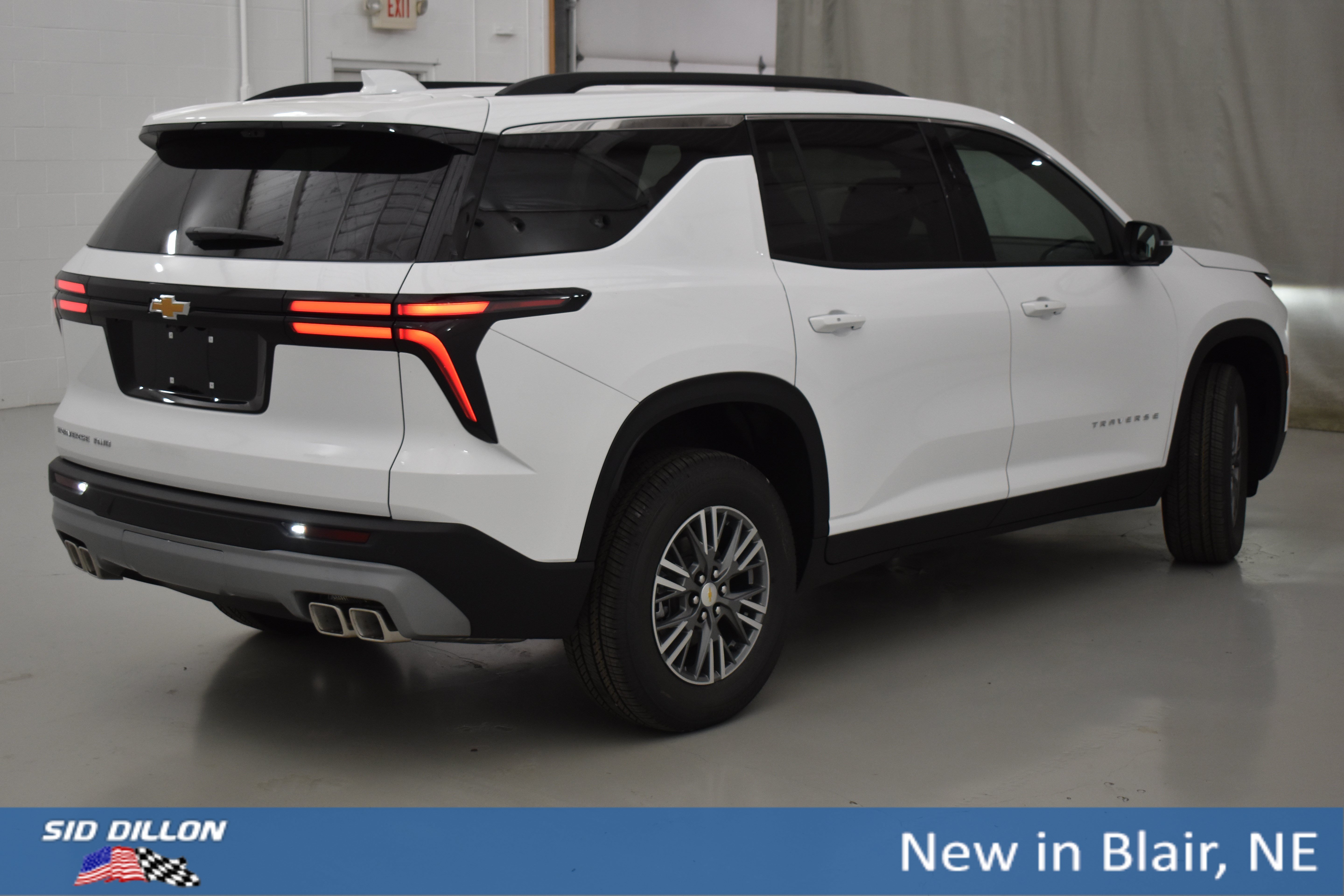 New 2026 Polar White Tricoat Chevrolet LT image 14