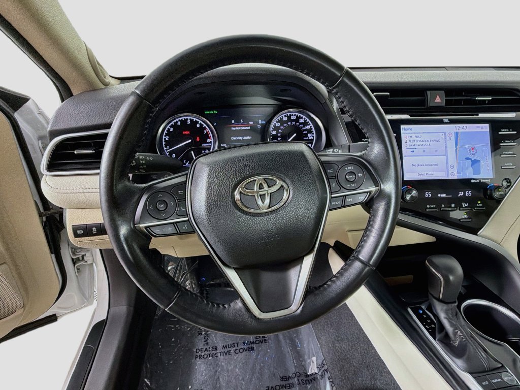 Used 2018 Beige Toyota XLE image 11
