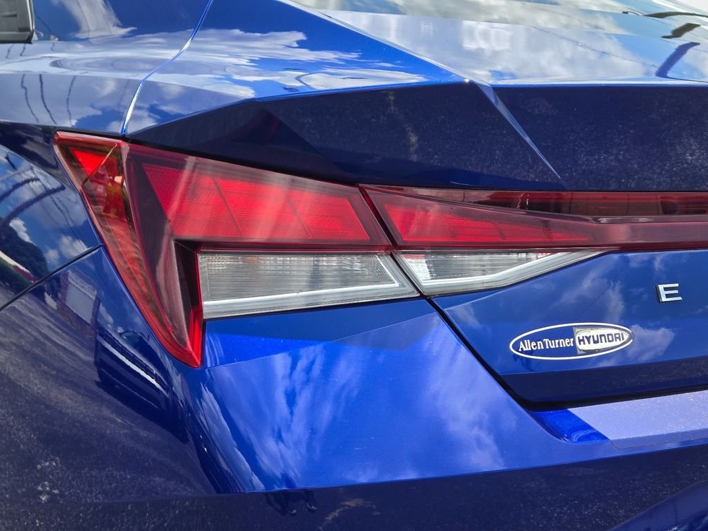 Used 2022 Blue Hyundai SEL image 7