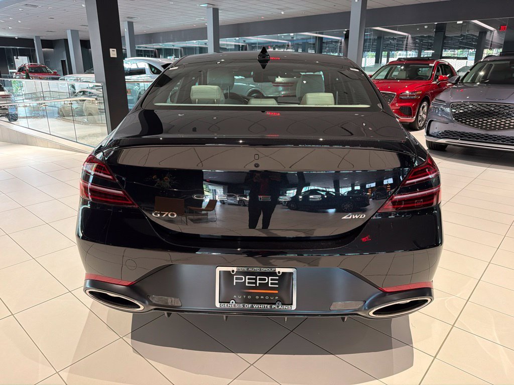2026 GENESIS G70 Standard - Photo 6