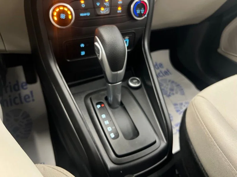 Used 2022 White Ford S image 27