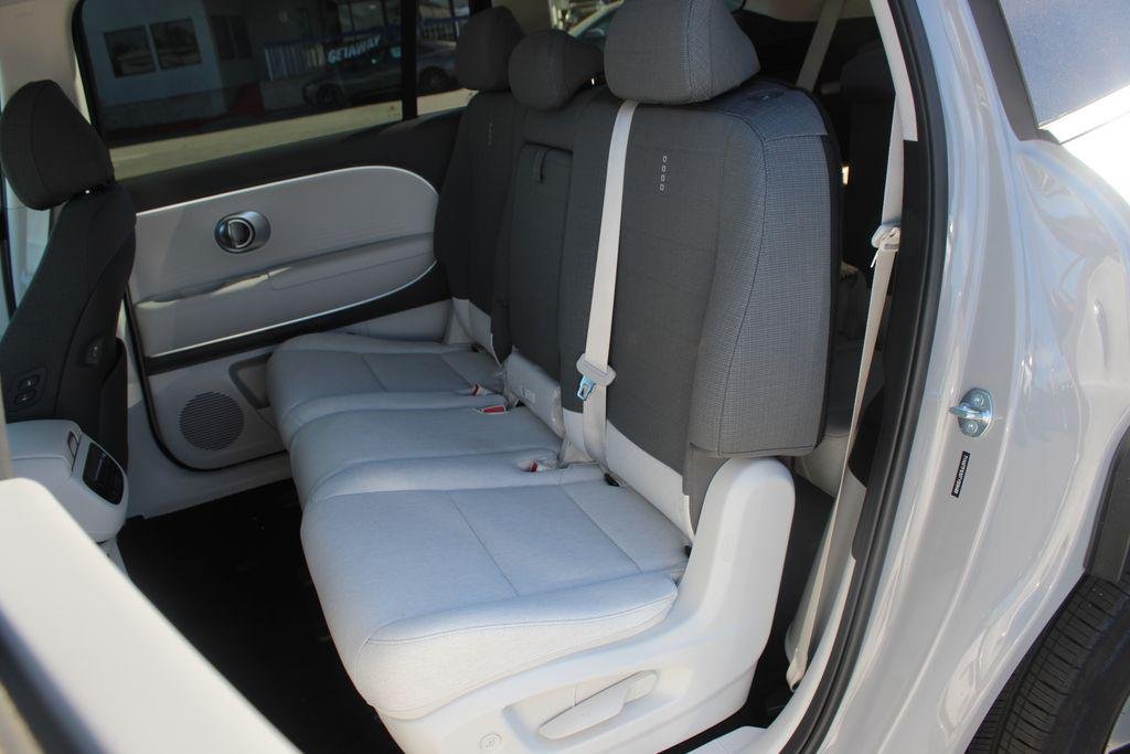 2026 Hyundai IONIQ 9 SE - Photo 17