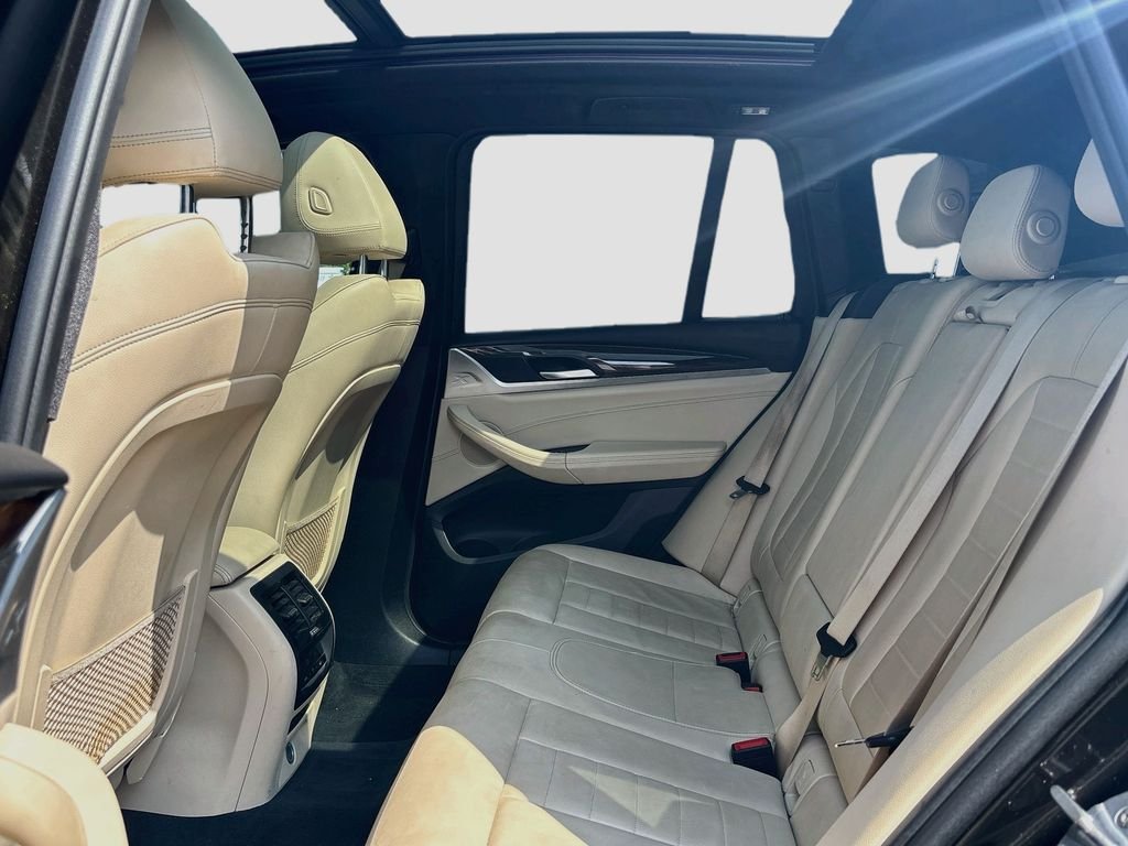 Used 2019 Green BMW sDrive30i image 21