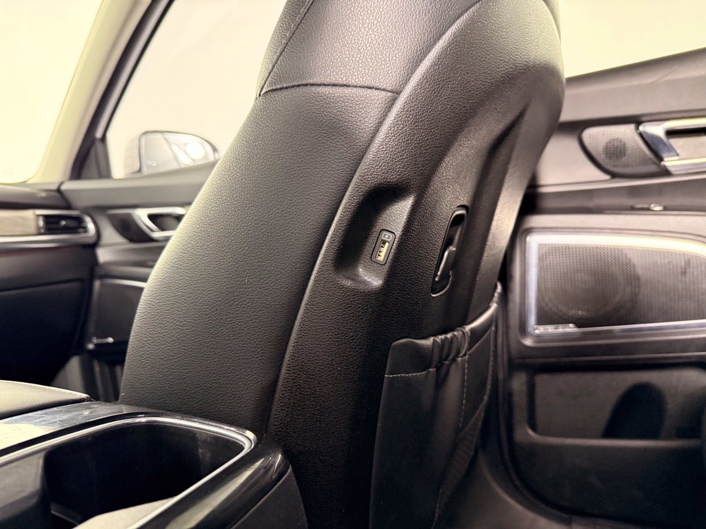 Used 2022 Glacial White Pearl Kia SX image 19