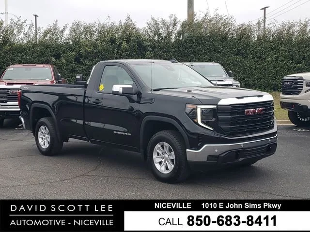 Used 2025 Onyx Black GMC Pro image 1