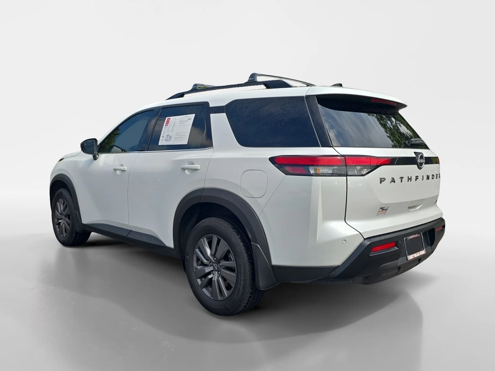 Certified Used 2026 Everest White Pearl Tricoat Nissan SV image 3