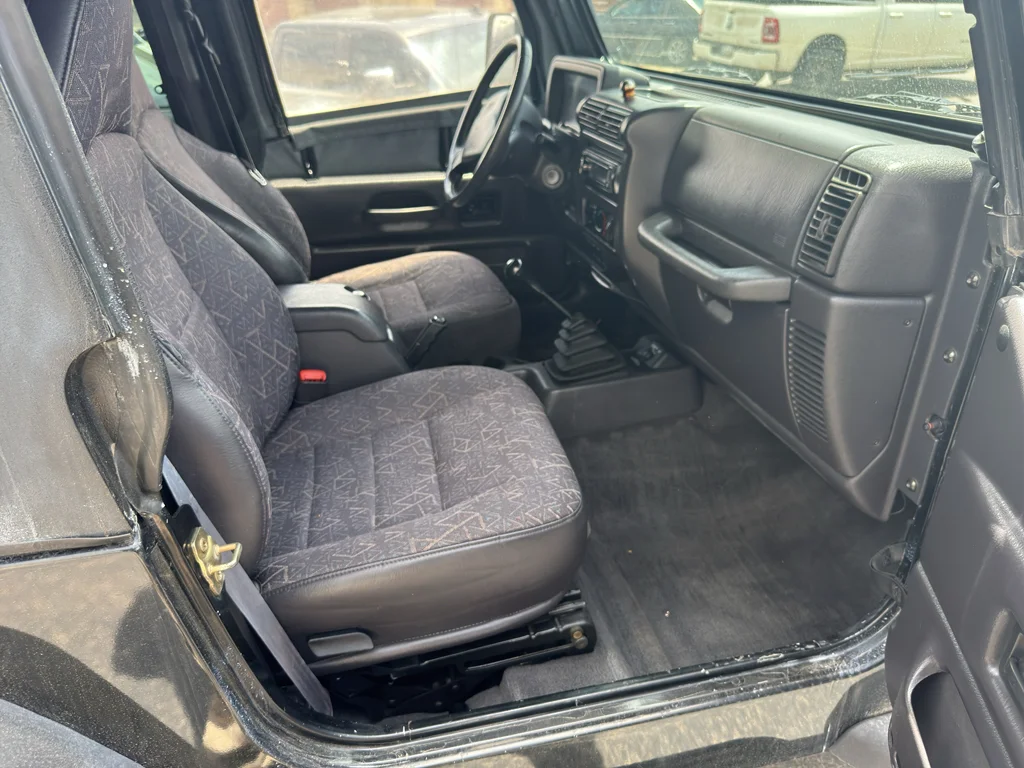 Used 2001 Black Jeep SE image 10