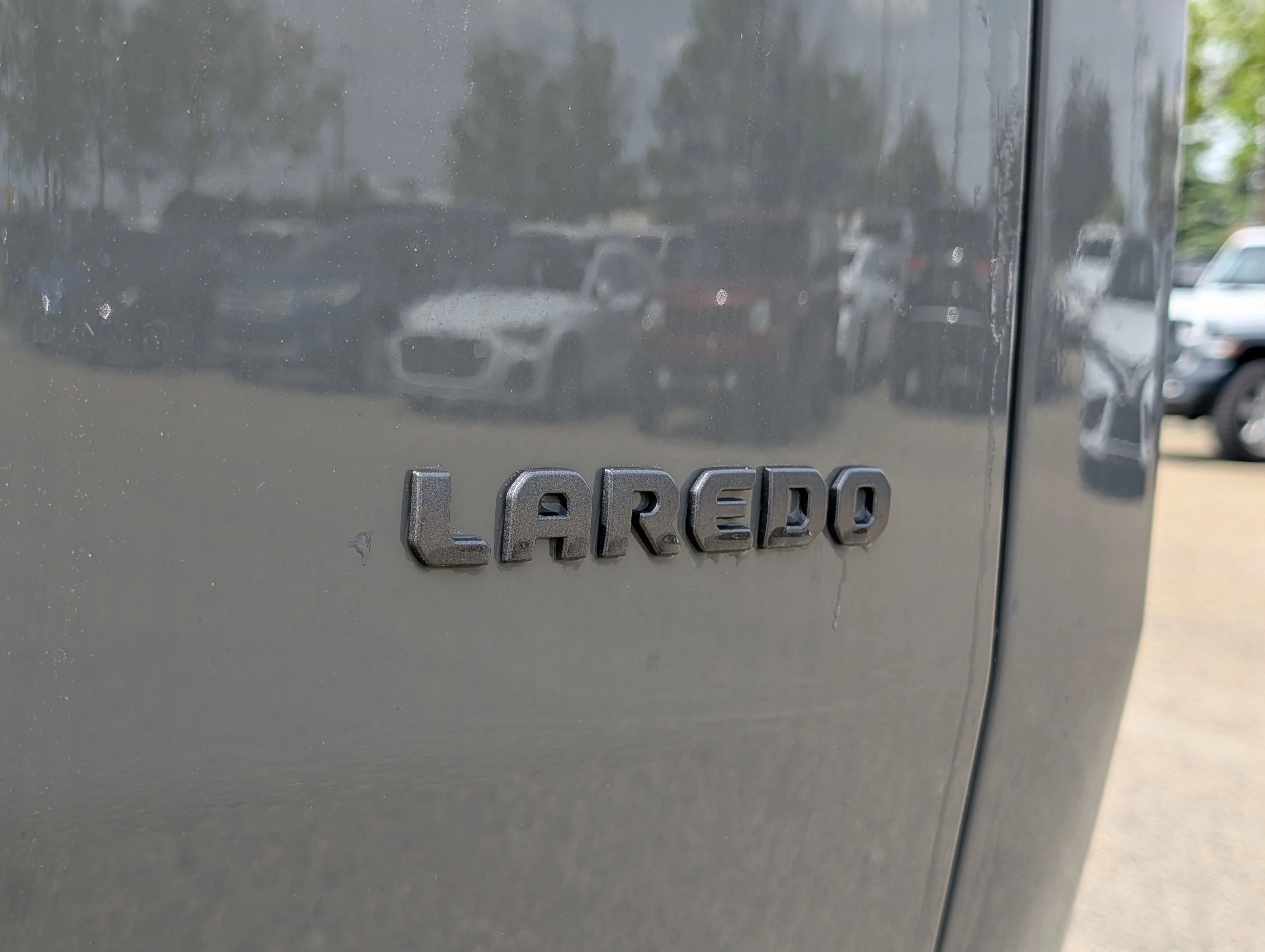 New 2026 Sting-Grey Jeep Laredo image 14