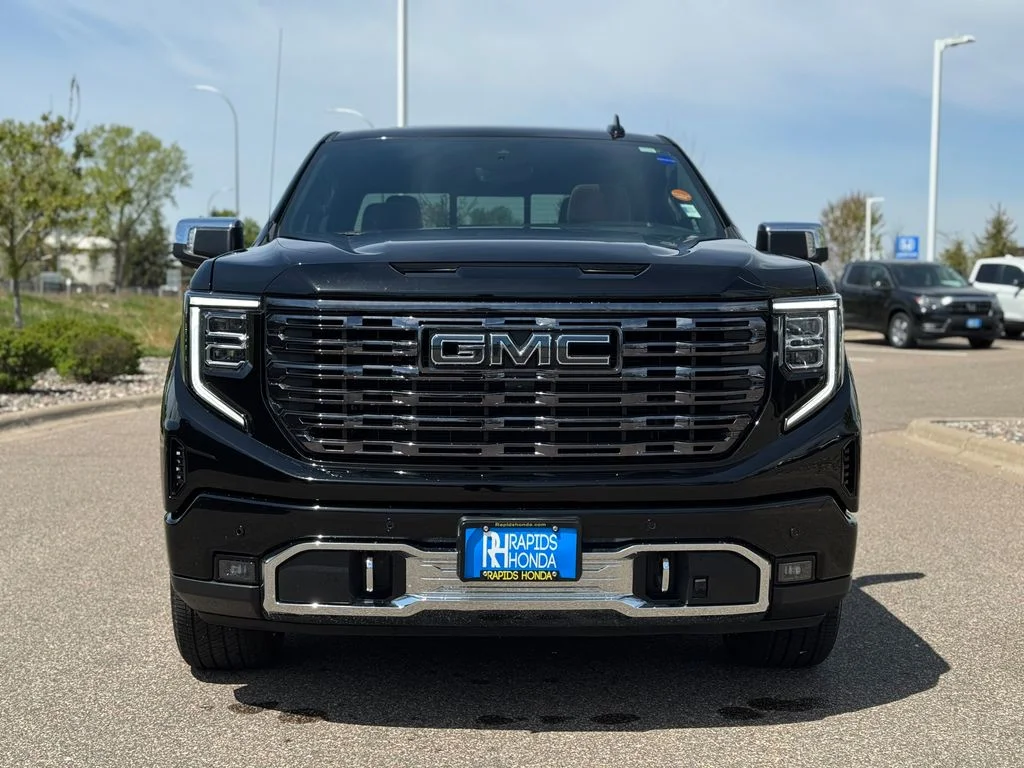 Used 2025 GMC Sierra 1500 Denali Ultimate with VIN 1GTUUHELXSZ215018 for sale in Coon Rapids, Minnesota