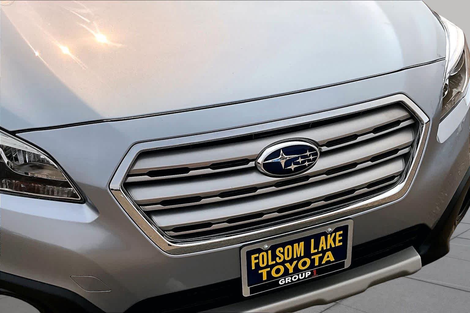 Used 2017 Ice Silver Metallic Subaru Limited image 29