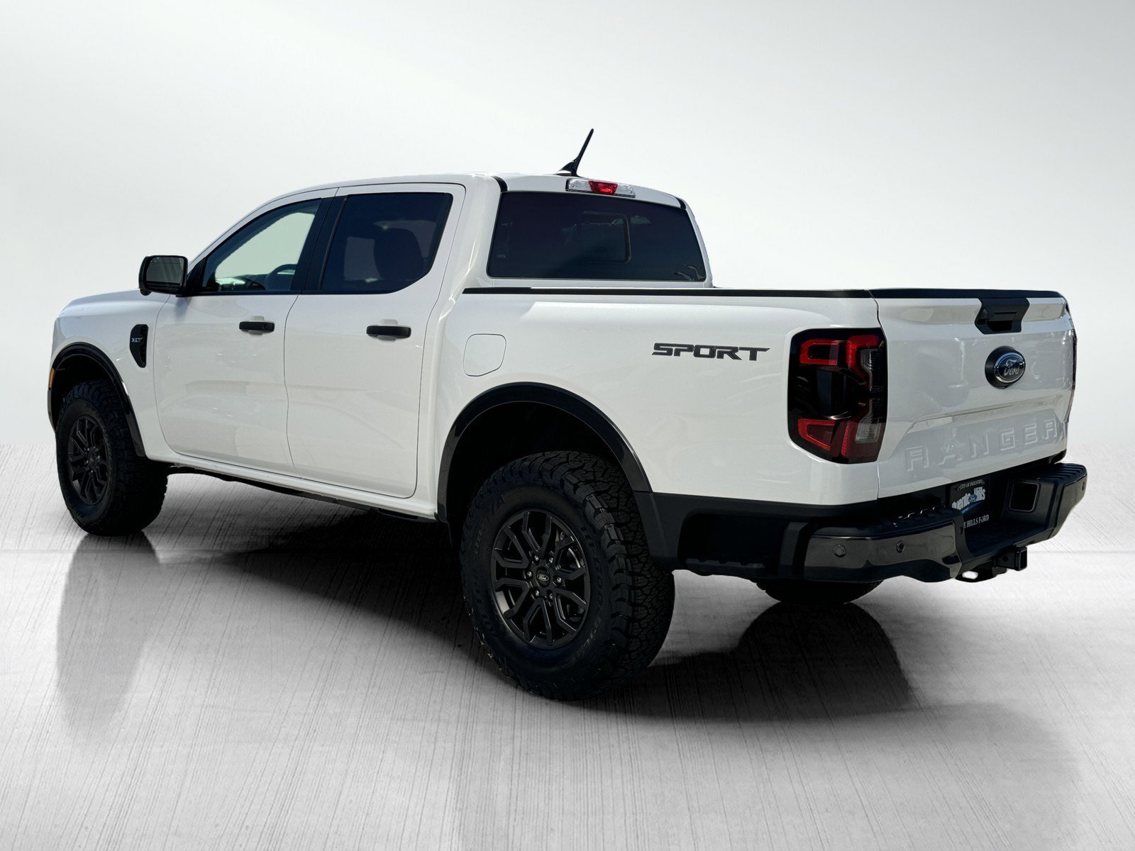 New 2024 Oxford White Ford XLT image 3