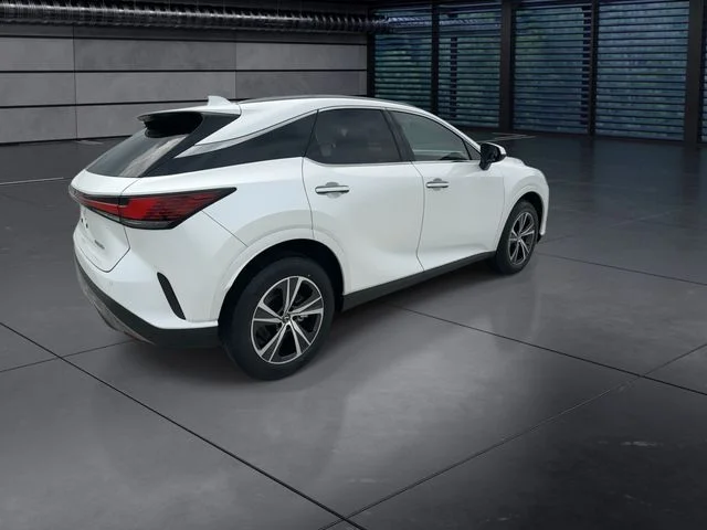 Used 2025 White Lexus 350 Premium image 8