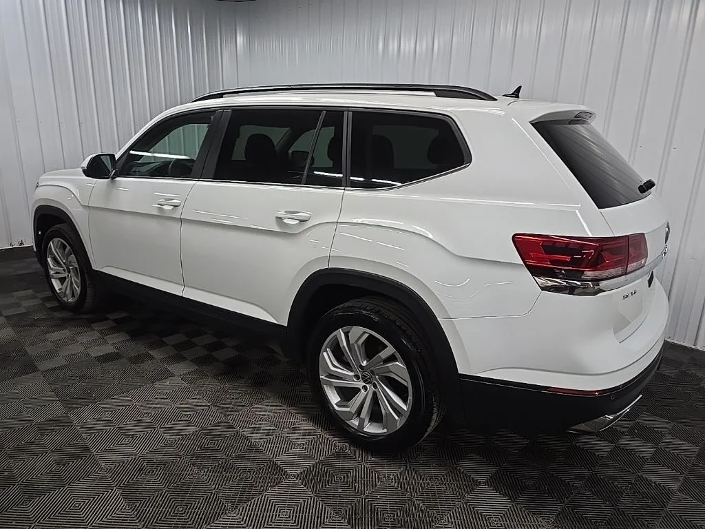 Used 2022 White Volkswagen 3.6L V6 SE w/Technology image 9